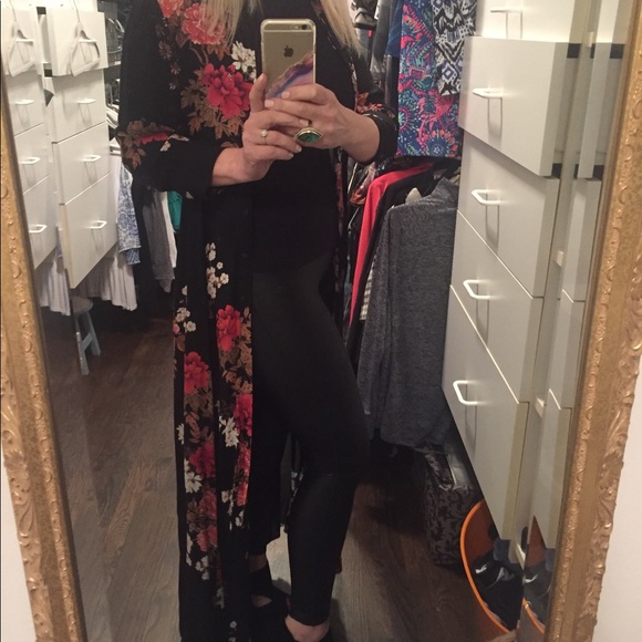 Instagram Daphnesidi follow me - Picture 2 of 2